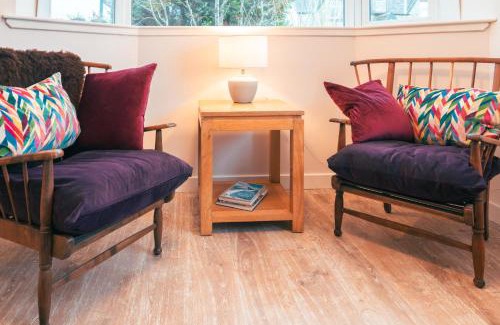 Breakish House | Guest Rated 9/10 at Waterside Cottage - Pet-Friendly Haven
