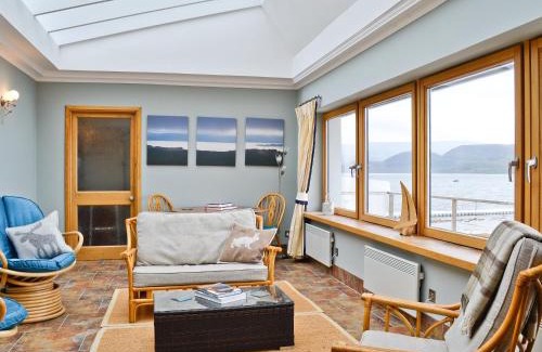 Tighnabruaich House | Waterside: 4-Star Retreat for Families and Pets