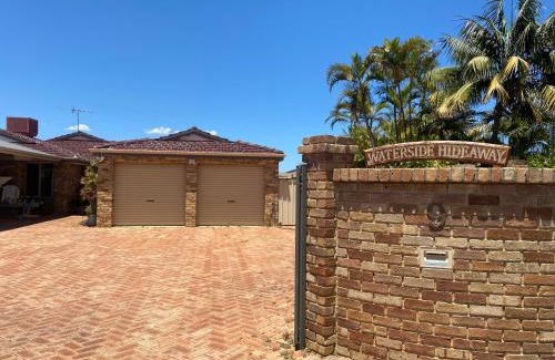 Dudley Park Apartment | Waterside Hideaway: Guest Rated 10/10 for Ultimate Relaxation