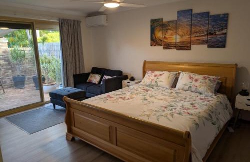 Dudley Park Apartment | Waterside Hideaway: Guest Rated 10/10 for Ultimate Relaxation