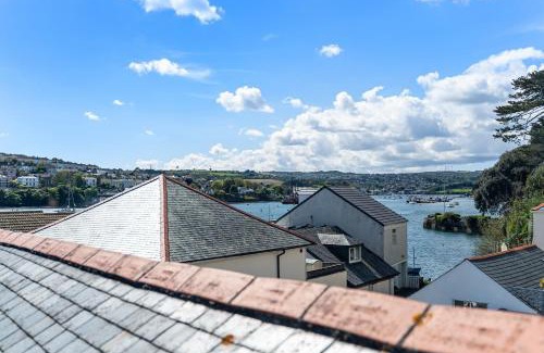 Flushing House | Waterside house with sea views