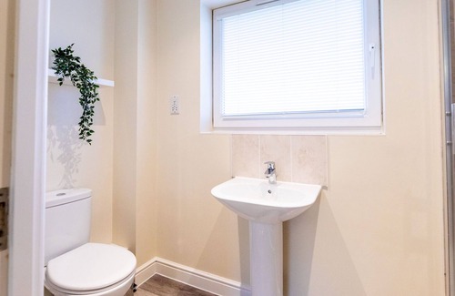 Milton Keynes House | Waterside Lodge Stunning 3 Bedroom House MK