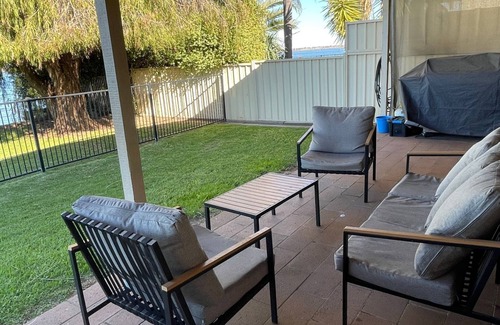 Mulwala House | Waterside Mulwala: Scenic Lake View with Private Jetty