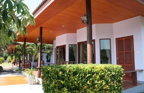 Pranburi Resort | Oceanfront Waterside Resort with Pool and Family Amenities