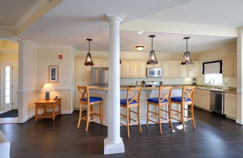 Roper Hotel | Unforgettable Waterside Resort with Pool & Hot Tub Access