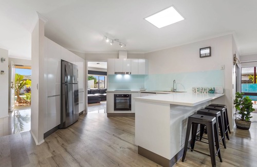 Parrearra House | Family-Friendly Getaway with Pool & Games Room Near Beach