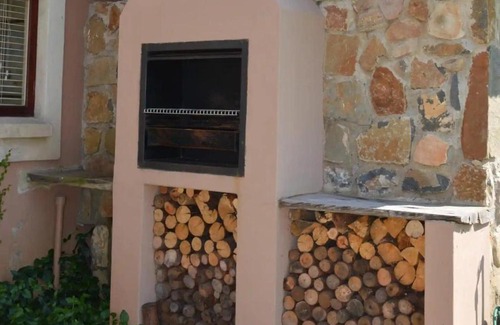 Dullstroom House | Family-Friendly Watersmeet Cottages - Rated 10/10 by Guests