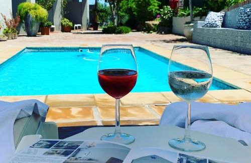 Somerset West House | Experience Waterstone Lodge: Oceanfront Bliss & 9.3 Rating