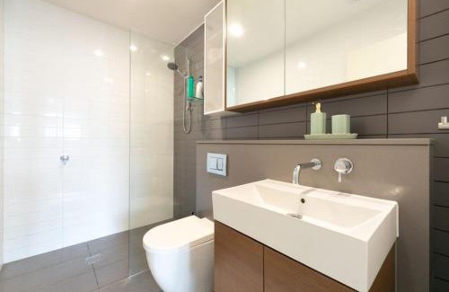 Ermington Apartment | Tranquil Waterview 2-Bedroom Near Olympic Park