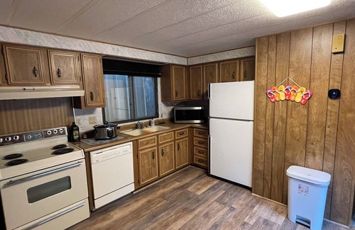 Spirit Lake Cabin | Waterview, 2Bd/2Ba, W/D, Full Kitchen, A/C, Deck, BBQ, Boat slip, Firepit, Pets