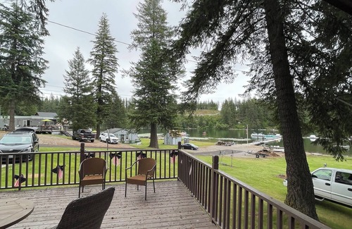 Spirit Lake Cabin | Waterview, 2Bd/2Ba, W/D, Full Kitchen, A/C, Deck, BBQ, Boat slip, Firepit, Pets