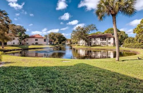 Trailer Estates Apartment | Top-Rated Waterview Oasis Retreat Near Anna Maria Island