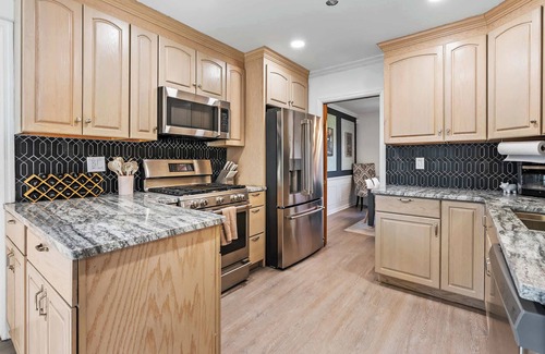 Cordesville House | Waterview Retreat - Riverside Haven 4-2 Family
