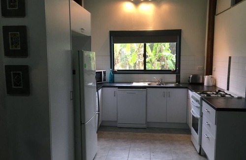 Baffle Creek Cottage | Pet-Friendly Baffle Creek Retreat with Riverfront Views