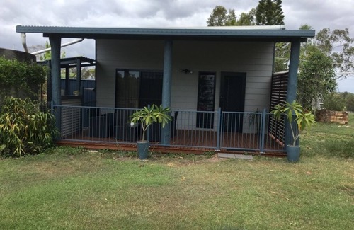 Baffle Creek Cottage | Pet-Friendly Baffle Creek Retreat with Riverfront Views