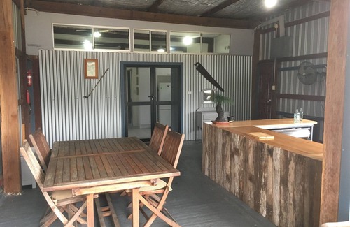 Baffle Creek Cottage | Pet-Friendly Baffle Creek Retreat with Riverfront Views