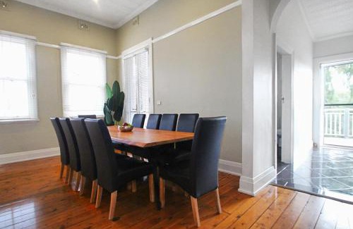 Wagga Wagga Apartment | Tranquil Waterviews - Family-Friendly Gem in CBD