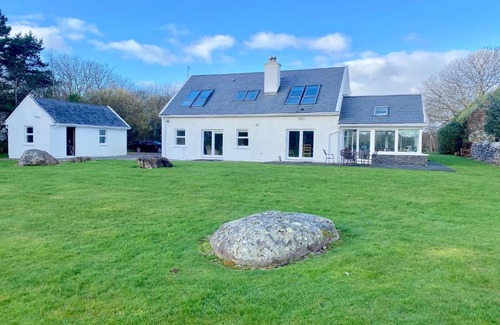 Beenbane House | Pet-Friendly Haven at Waterville Beenbane Lodge, Kerry