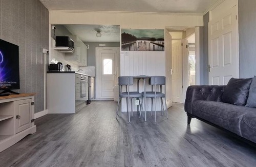 Bont Newydd Resort | Dog-Friendly Watkin - Snowdon Cabins in Caernarfon