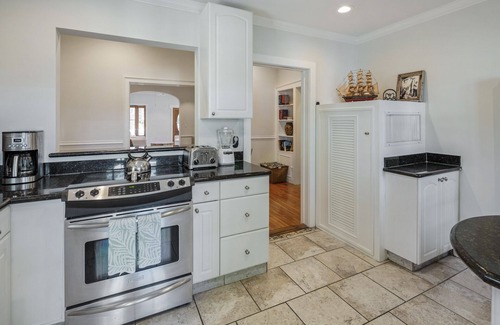 Key West Historic District House | Elegant Watson House Grand Estate with Private Pool & Spa