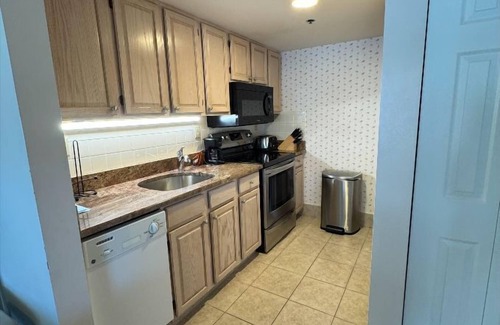 North End Hotel | Discover Watson's Regency Suites: Family-Friendly Comfort