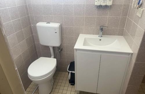 Cootamundra Hotel | Budget-Friendly Stay at Wattle Tree Motel with Family Amenities