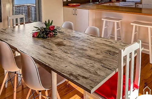 Sandy Point House | Wattlebird is positioned perfectly for your next relaxing holiday.