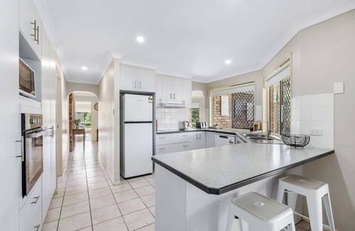 Eli Waters House | Sunny Family-Friendly Retreat at Wattlebird Lane Awaits