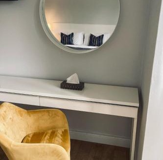 Bicester Bed & Breakfast | Watts Lodge: Guest Rated 8.6 - Family-Friendly Retreat