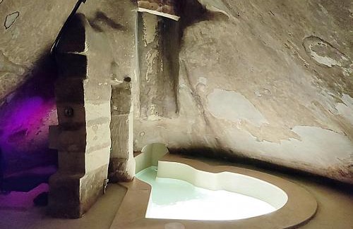 Valletta House | Wave 24 Savynomad Harbour Residence with Private Spa Retreat