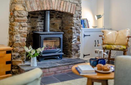 Appledore House | Wave Crest
