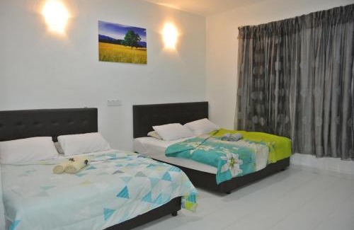 Chenek Kura Hotel | Oceanfront Wave Langkawi Inn - Rated 9/10 by Guests