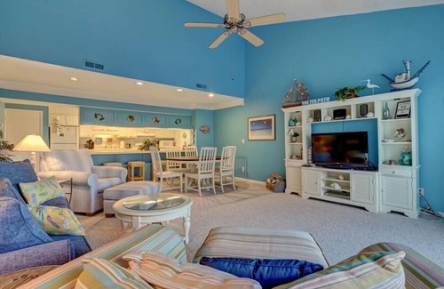 Indian Beach Condo | Oceanfront Escape: WAVE Reviews with Family-Friendly Amenities