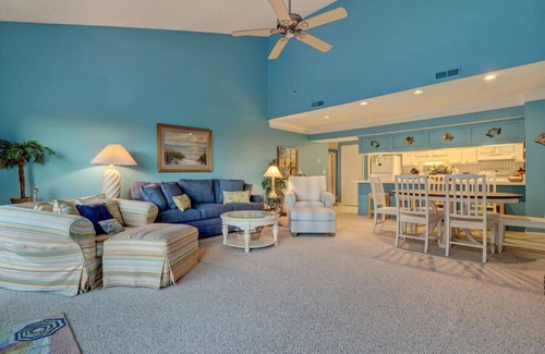 Indian Beach Condo | Oceanfront Escape: WAVE Reviews with Family-Friendly Amenities
