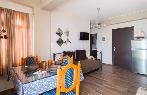 Salamis House | Budget-Friendly Wavedance Accommodation in Ifestos