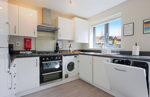 Wavendon House | Wavendon House: Pet-Friendly with Spa & Free Parking