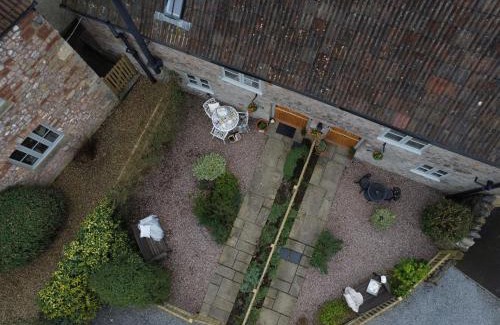 Axbridge House | Wavering Hotel: Pet-Friendly Retreat with 9.1/10 Rating