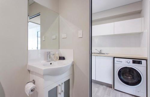 Beckenham Apartment | Cozy Waverley Apartment with Two Bedrooms & Wifi Access