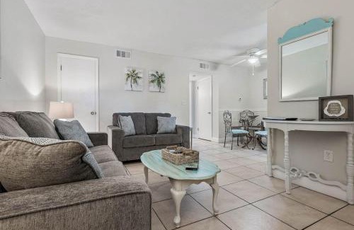 St. Pete Beach House | Waves 14 Condo Beautiful 1 Bedroom with Pool