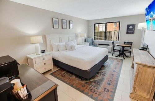 Litchfield by the Sea Apartment | Relaxing Waves and Breezes Resort View King Room