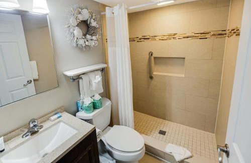 Litchfield by the Sea Apartment | Relaxing Waves and Breezes Resort View King Room