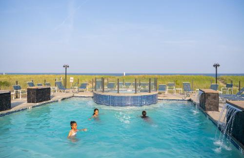 Old Orchard Beach Resort | Enjoy Oceanfront Comfort at Waves Oceanfront Resort