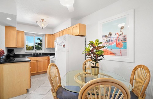 St. Pete Beach Condo | Relaxing Waves: Beachfront Bliss with Pool & Spa Amenities