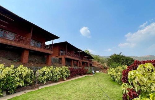 Saiv Kh Apartment | Relax at Waves&Vibes Resort: Pet-Friendly Retreat