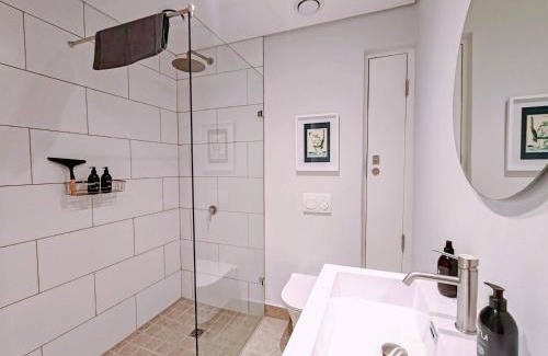 Redhill Apartment | Wavescapes Tides Stay