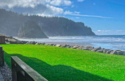 Neskowin Apartment | Oceanfront Retreat: Waveside Hideaway, Unit 11 - Pet Friendly
