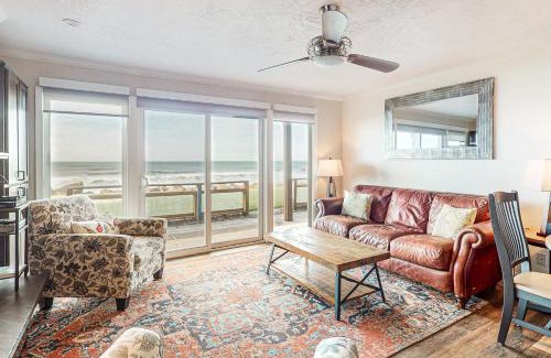 Neskowin Apartment | Oceanfront Retreat: Waveside Hideaway, Unit 11 - Pet Friendly