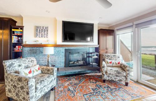 Neskowin Apartment | Oceanfront Retreat: Waveside Hideaway, Unit 11 - Pet Friendly