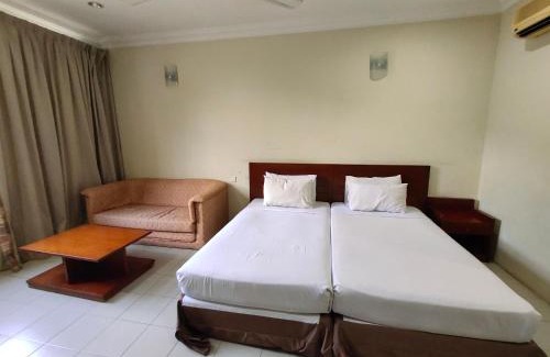 Taiping Hotel | Budget-Friendly Stay at Wawa's Golf View Inn with Accessibility