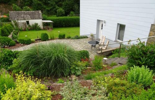 Waxweiler Apartment | Cozy Apartment Near Scenic Hiking and Cycling Trails